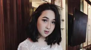 Maka beberapa model dan gaya rambut artis korea pria ini bisa menjadi referensi dan jawaban dijamin deh banyak wanita yang akan melirikmu. Rambut Sebahu