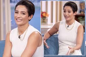 He is an actor, known for dawson's creek (1998), drive me crazy (1999) and mona lisa smile (2003). Frankie Bridge S Strikingly Different Look As She Dolls Up For This Morning Mirror Online
