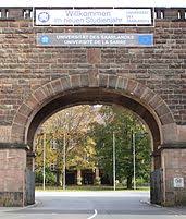 Contextual clues disambiguate, and can be computed Saarland University Wikipedia