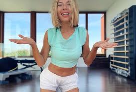 Na każdym kroku podkreślają łączące ich uczucie i zarzekają się, że przede wszystkim są dla siebie. Trening Ewy Chodakowskiej Hot Body Pod Lupa Czy Dziala Poradyfit