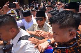 Free manaqib tqn suryalaya kh beben muhammad dabbas wakil talqin abah anom kasepuhan pamijahan mp3. Prabowo Ziarahi Makam Abah Sepuh Dan Abah Anom Di Tasikmalaya