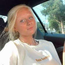 Hope Macklin's Instagram, Twitter & Facebook