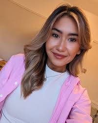 Hair specialist with 21 years experience