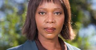 Alfre Woodard as Edna Reilly
