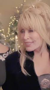 Heather Collum's Instagram, Twitter & Facebook