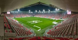Apres un premier épisode des 10 gestes à faire sur un terrain de foot avec plus de 2 000 000 vues ! Automatisation Intelligente Du Stade De Foot Dvtk Loxone