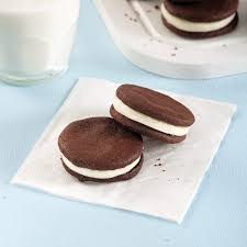En Etapes On Fait Des Biscuits Oreo Maison 5 Ingredients 15 Minutes Desserts Spring Roll Pastry Food