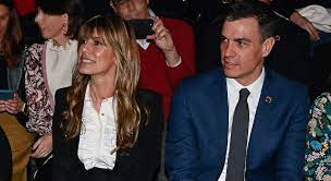 Abucheos y gritos contra Pedro Sánchez y Begoña Gómez en la Mercedes  Fashion Week: "¡Traidor!"