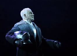 Sir Derek Jacobi As Mercutio In Romeo And Juliet Romeo And Juliet Hamlet Statue