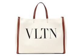 What you see now is only the modified version of the first design if you can't afford the expensive brands and want something to simply adorn your look with nice prints, colours and designs, go for these options. 27 Chic Designer Tote Bags In 2021 To Carry With Every Outfit Glowsly