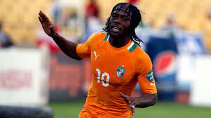 Đón bóng từ quả phạt góc của đồng đội, eric bailly. Gervinho Ä'em Vá» 3 Ä'iá»ƒm Cho Bá» Biá»ƒn Nga Tuá»•i Tráº» Online