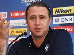 He is the current manager of . Kurios Steaua Coach Reghecampf Betrinkt Sich Vor Spielen Goal Com