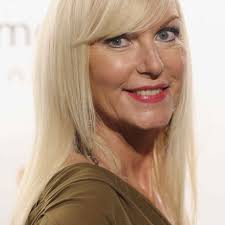 Medium length hairstyles are women's perfect choice as they come at the optimum spot between too long and too short hair lengths. The Best Celebrity Inspired Side Bang Haircuts
