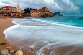 Hotel montenegro offers a hairdresser, an indoor swimming pool and an outdoor swimming pool in the old part of budva, with a reasonable distance from the secluded mogren sandy beach. Montenegro Budva 1 Mortimer