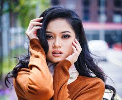 Dira harus menghilang dan meninggalkan semuanya. Lakonan Buat Yuna Rahim Jadi Cantik Kosmo Digital