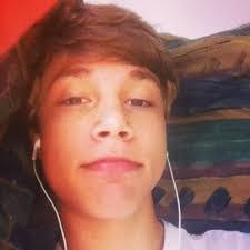 Bradley Houston's Instagram, Twitter & Facebook