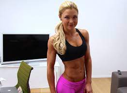 Sophia thiel und jillian michaels. Sophia Thiel Fitness Model Sports Bra Model