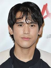 The Sexiest Men On 'NCIS: Hawaiʻi' (With Photos)