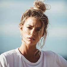 Raccogliere.e cosa meglio delle acconciature può essere la soluzione salva shampoo (o meglio salva vita)? Acconciature Capelli Sporchi Le Pettinature Ideali Per Farli Sembrare Piu Puliti