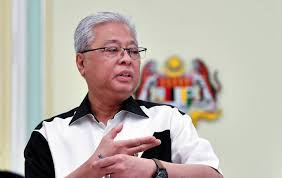 Defence minister datuk seri ismail sabri yaakob announced today, 30 march, that the conditional movement control order (cmco) will be extended for another two weeks from 1 april to 14 april. Miti To Examine Operation Of Barber Shops Ismail Sabri