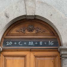 The Chalking Of The Doors An Epiphany Tradition Explained Onepeterfive Bendicion De La Casa Catolico Tiza