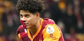 Gabriel Sara, ex-São Paulo, analisa clássico pelo Galatasaray antes da Champions
