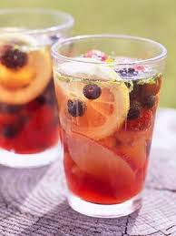 Green Tea Soda 8 Bags Green Tea 4 Cups Boiling Water 3 Tbsp Honey Or Sugar 4 Cups Assorted Fresh Fruit Suc Soda Recipe Yummy Drinks Smoothie Drinks