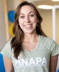 Stephanie Leaf's Instagram, Twitter & Facebook