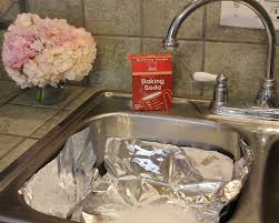 De Tarnish Your Silver In Less Than 2 Minutes Cleaning Silver Jewelry Cleaning Tarnished Silver Tarnish Remover