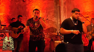 Todo empezó por el valle del centro año 2010 cuando todo comenzó tuve que tomar una grande decisión ir a chambear a la construcción o vender esas onzitas. Fuerza Regida Biografia Oficial Saps Grupero