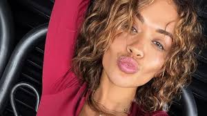 Rita Ora schwärmt von Kennenlernen mit ihrem Mann Taika!