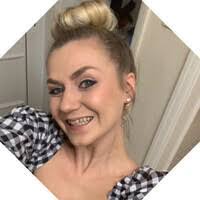 Alicia Valentine's Instagram, Twitter & Facebook