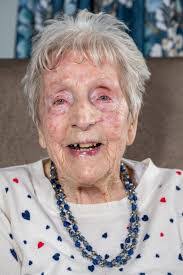 Phyllis Cote's Instagram, Twitter & Facebook