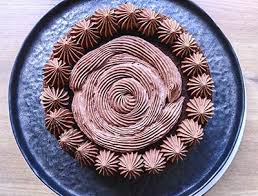 Gateau Araignee Pour Halloween En 2020 Idee Gateau Halloween Gateau Ultra Moelleux Gateau Au Chocolat Moelleux
