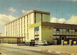 La recherche d'hôtels, de logements, de l'office du tourisme, d'administrations ou de tout autre service est possible grace à la. Bagnols Sur Ceze Carte Postale Ancienne Et Vue D Hier Et Aujourd Hui Geneanet