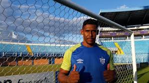 After the former's transfer to ac ajaccio in 2004, and the latter's move to cruzeiro in 2006, he was still unable to appear regularly, due to the arrival of jean. Avai Oficializa A Contratacao Do Experiente Goleiro Aranha Nd