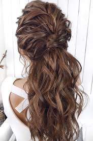 Curly wedding hairstyles are so chic that even women with straight hair are also loving it. Curly Wedding Hairstyles From Playful To Chic Wedding Forward Curly Wedding Hair Curly Hair Styles Long Hair Styles