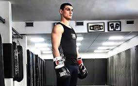 Max holloway's walkout music on saturday should have been former boxing champion roy jones' iconic rap, ya'll must've forgot. it would have been appropriate because apparently half of the mma world forgot how good holloway is heading into his bout. Alessio Di Chirico Manzo Mma Fighter Page Tapology