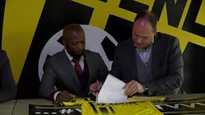 De griekse spits komt over van aek athene, dat hem de laatste anderhalf jaar had uitgeleend aan achtereenvolgens ofi kreta en het poolse. L1sprt Ervaren Spits Romeo Castelen Is De Nieuwe Aanwinst Van Vvv Venlo L1