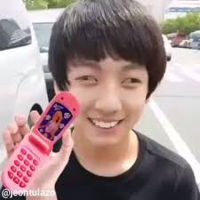 So Quem Teve Um Sabe O Desespero Que Dava Quando A Pilha Estava Acabando Video Em 2020 Videos Engracados Para Rir Memes Engracados Bts Engracado