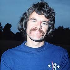 Jersey worn by Eddie McCreadie in 1967 win set to fetch £10,000 at auction 