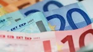 Döviz kurları anlık olarak takip edebileceğiniz adres altingrafik.com/doviz. Trusti Arketon Rreth 1 Miliard Euro