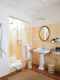 Una Casa Con Alma Rustica En 2020 Maison Espagnole Decoration Murale Salle De Bains Inspiration Salle De Bain