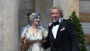 Flirtet sahra wagenknecht in ihrem neuen buch mit rechtspopulisten? Thomas Gottschalk Themenseite