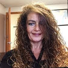 Carolyn Myhre's Instagram, Twitter & Facebook