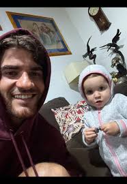 José Manicas es un CUTRE por el regalo de cumpleaños para su novia? Debate  abierto.