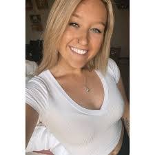 Amber Waymire's Instagram, Twitter & Facebook