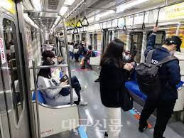 핫푸리들이 알려주는 진짜 대구 핫플 정보 신상, 핫플, 궁금한거 묻기만하쇼. ëŒ€êµ¬ ì§€í•˜ì²  ì‹œë‚´ë²„ìŠ¤ ì´ìš©ê° íšŒë³µì„¸ ëŒ€êµ¬ì‹ ë¬¸