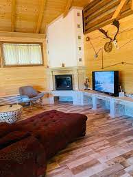 Inchirieri snowmobile cu ghid ! Cabana Maria Comandau In ComandÄƒu Romania Reviews Prices Planet Of Hotels