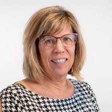 Lorie Burke's Instagram, Twitter & Facebook